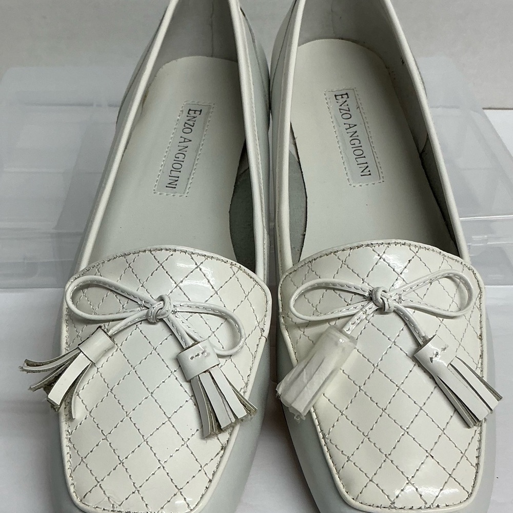 Enzo Angiolini Women’s White Flats & Loafers with Elegant Bow Tassels Detail - Picture 9 of 14